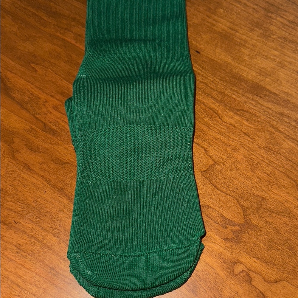 Free People Solid Surprise Butti Green Socks NWT - Picture 6 of 11